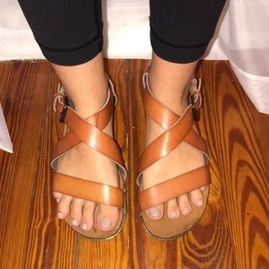 Strappy sandal